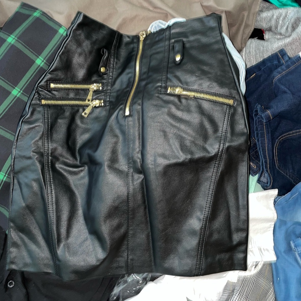 Guess shirt missing belt